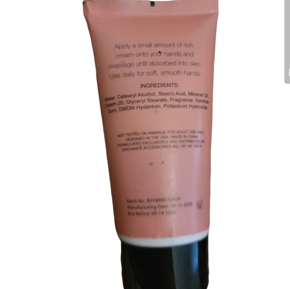 Ellen Tracy Hand Creme - Picture 2 of 2